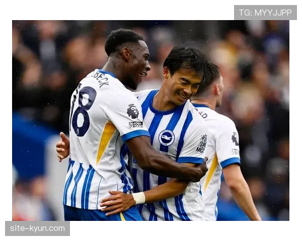 绝杀与失落：布莱顿球员三笘薰补时进球后，对方门将呆坐门线